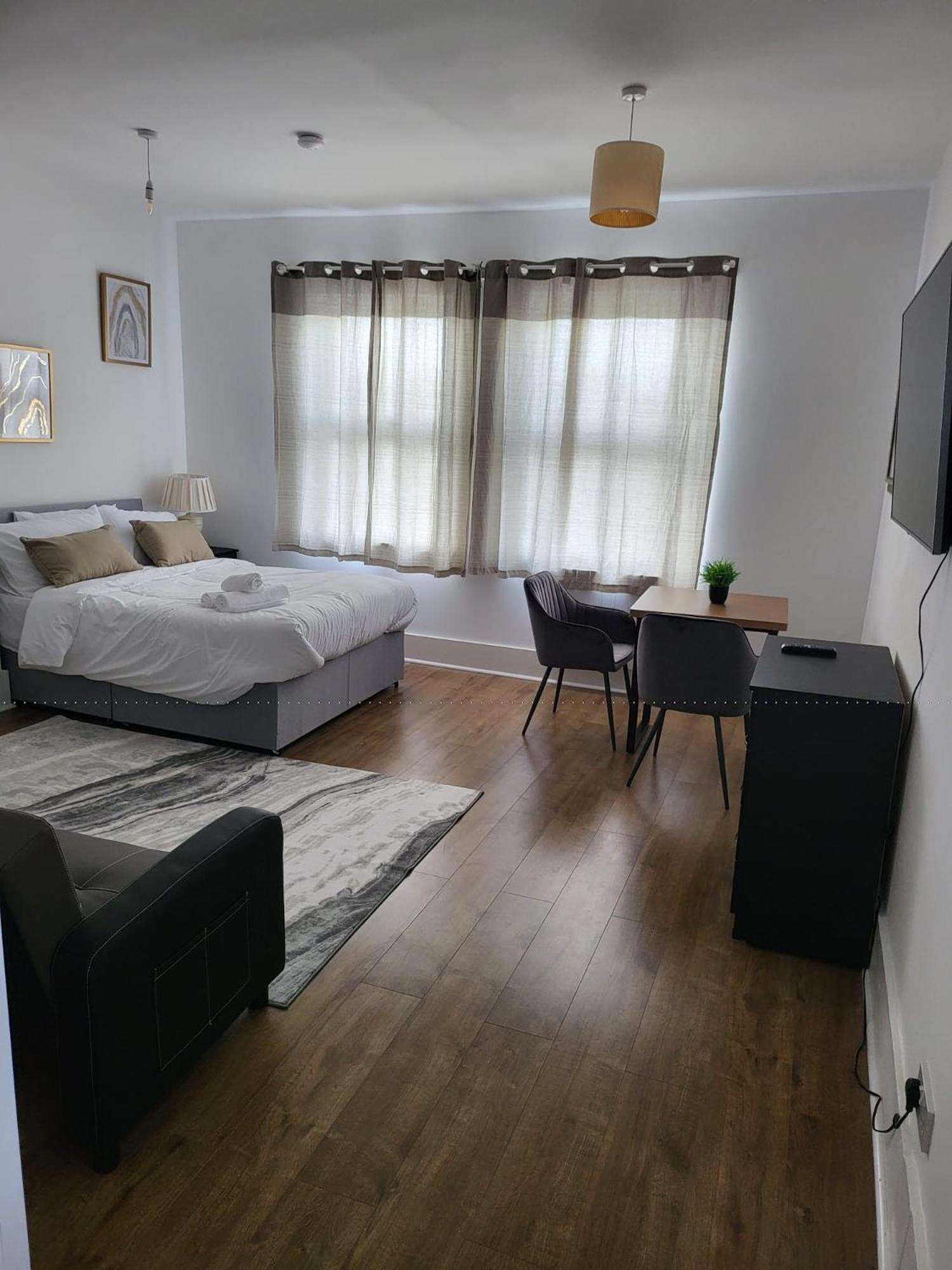 Immaculate 1-Bedroom In Greenhithe Kültér fotó